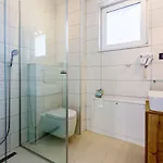 Exquisites Mit Meerblick, Sauna, Gym, Pool, Klimatisierten Schlafzimmern - Nur 500 Meter Zum קריקווניצה