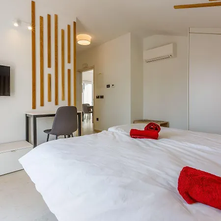 Exquisites Mit Meerblick, Sauna, Gym, Pool, Klimatisierten Schlafzimmern - Nur 500 Meter Zum Apartmán