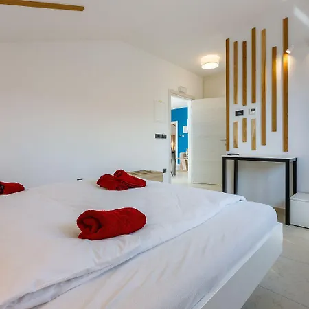 Exquisites Mit Meerblick, Sauna, Gym, Pool, Klimatisierten Schlafzimmern - Nur 500 Meter Zum * Crikvenica