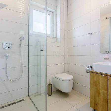 Exquisites Mit Meerblick, Sauna, Gym, Pool, Klimatisierten Schlafzimmern - Nur 500 Meter Zum Apartmán