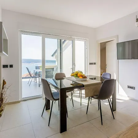 Exquisites Mit Meerblick, Sauna, Gym, Pool, Klimatisierten Schlafzimmern - Nur 500 Meter Zum Apartmán *