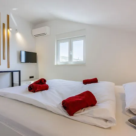 Apartmán Exquisites Mit Meerblick, Sauna, Gym, Pool, Klimatisierten Schlafzimmern - Nur 500 Meter Zum Crikvenica