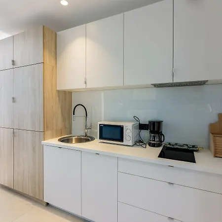 Exquisites Mit Meerblick, Sauna, Gym, Pool, Klimatisierten Schlafzimmern - Nur 500 Meter Zum Apartmán