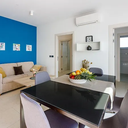 Exquisites Mit Meerblick, Sauna, Gym, Pool, Klimatisierten Schlafzimmern - Nur 500 Meter Zum Apartmán *