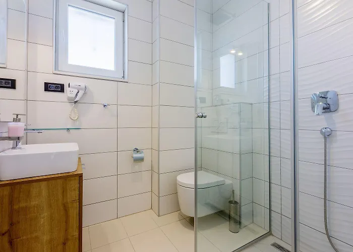Exquisites Mit Meerblick, Sauna, Gym, Pool, Klimatisierten Schlafzimmern - Nur 500 Meter Zum 公寓