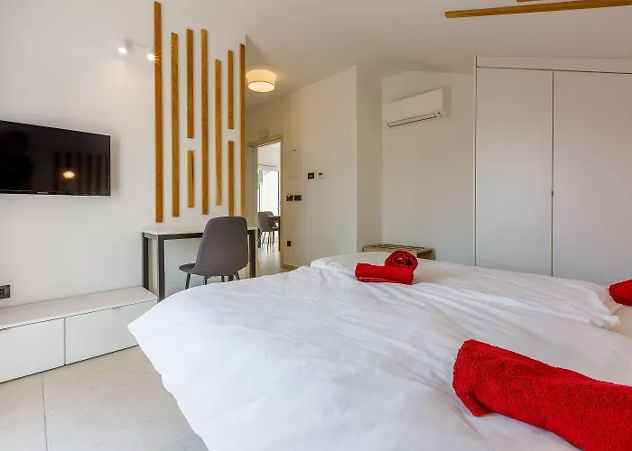 Exquisites Mit Meerblick, Sauna, Gym, Pool, Klimatisierten Schlafzimmern - Nur 500 Meter Zum Appartamento