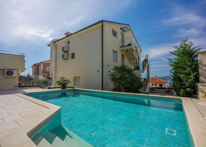 Exquisites Mit Meerblick, Sauna, Gym, Pool, Klimatisierten Schlafzimmern - Nur 500 Meter Zum Appartamento Crikvenica