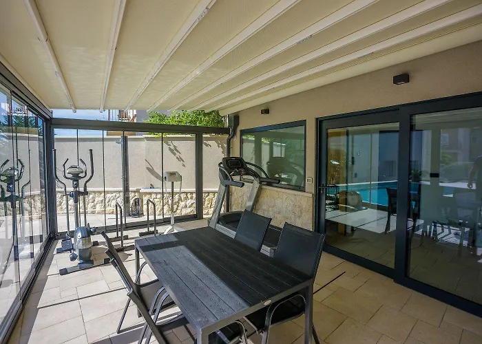 Appartamento Exquisites Mit Meerblick, Sauna, Gym, Pool, Klimatisierten Schlafzimmern - Nur 500 Meter Zum Crikvenica